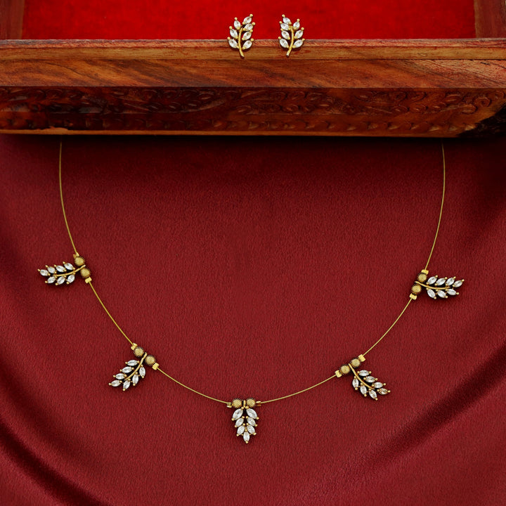 Madhusmita String Neckpiece With Earring
