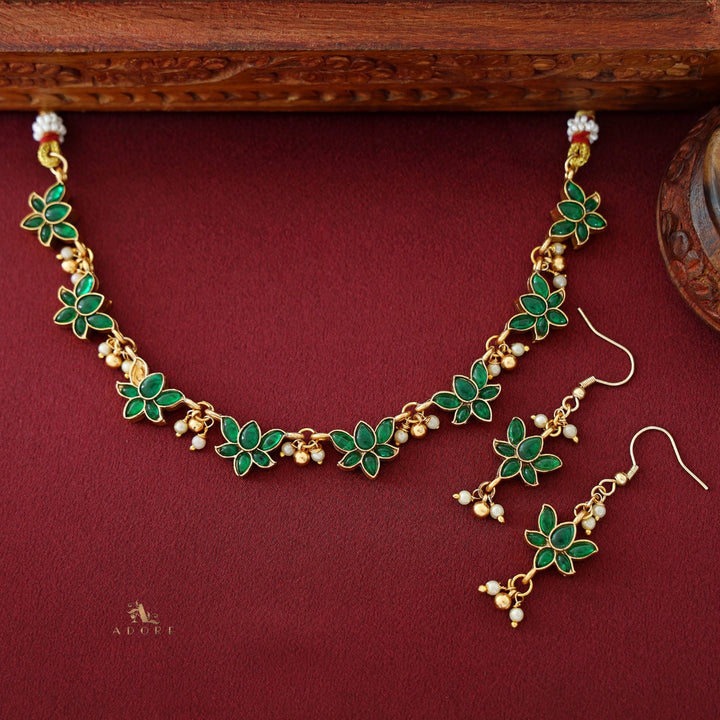 Vidya Flower Pearl And Ball Reversible Neckpiece with Drop
