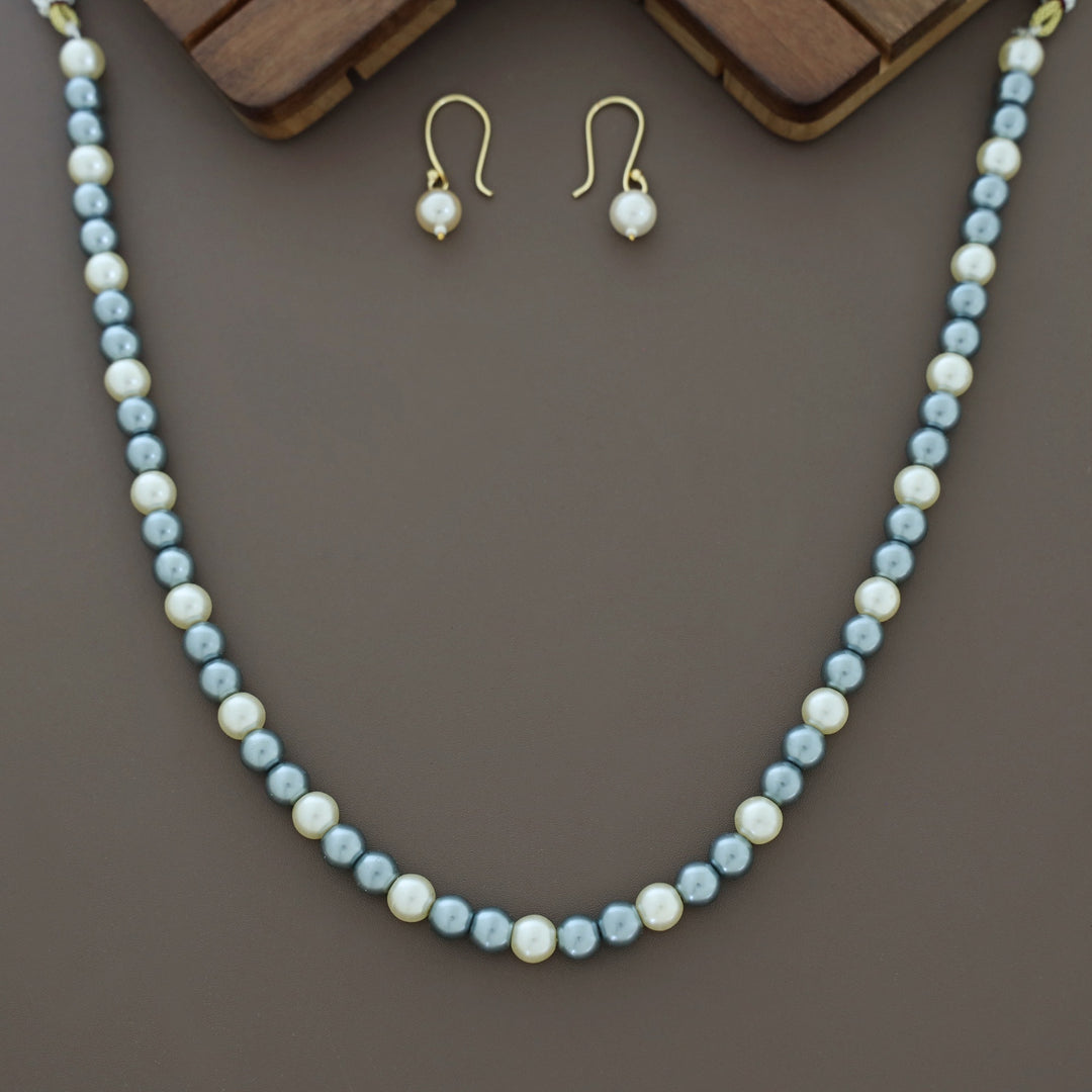 Savannah Pearl Neckpiece With Drop