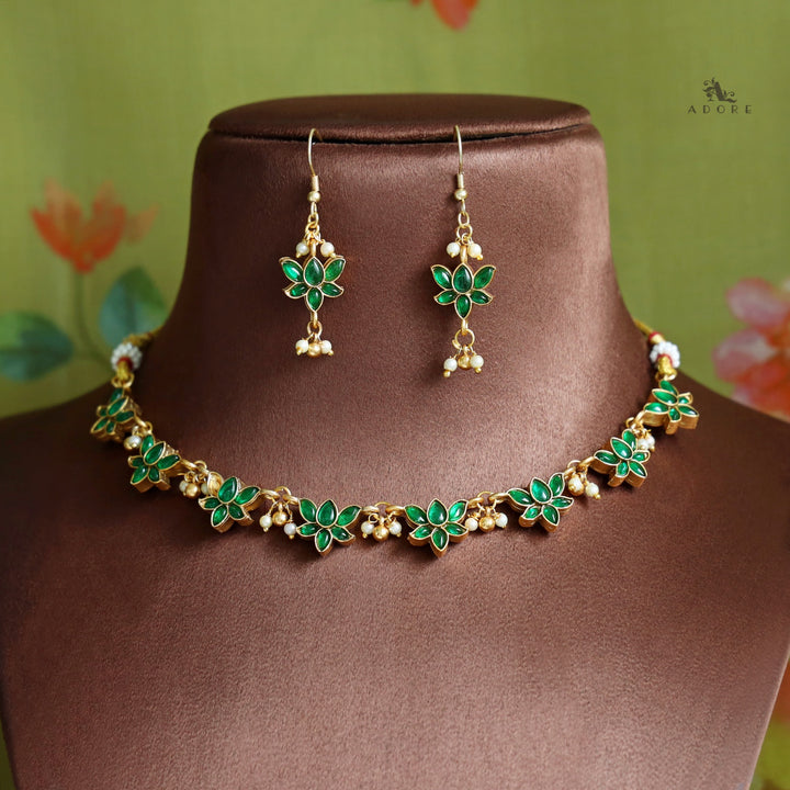 Vidya Flower Pearl And Ball Reversible Neckpiece with Drop