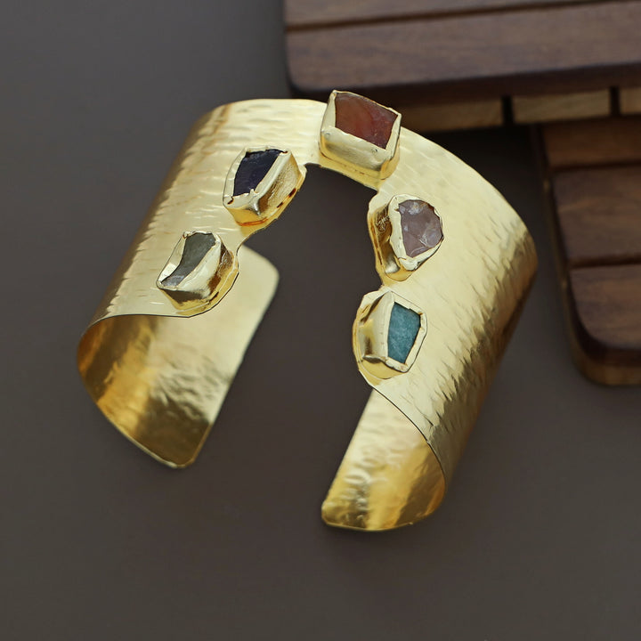 Merle Raw Stone Open Hand Cuff