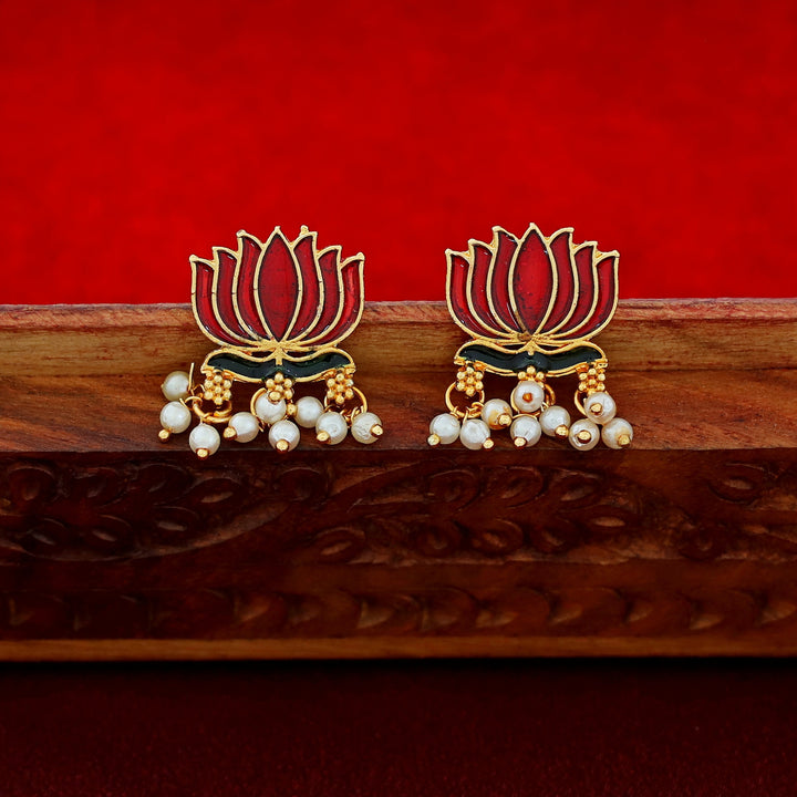 Advaita Enamel Lotus Pearl Short Neckpiece / Choker With Earring