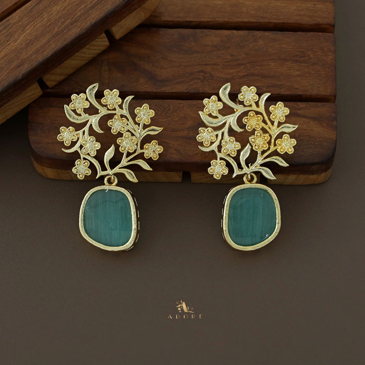 Brizna Golden Cluster Flower Earring