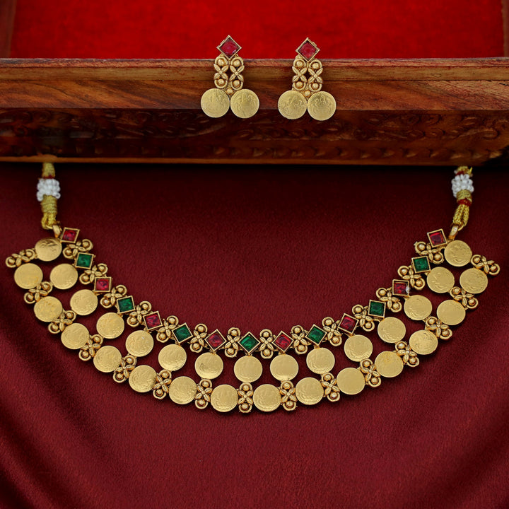 Ridhisha 2 Layer Kashi Short Neckpiece With Earring