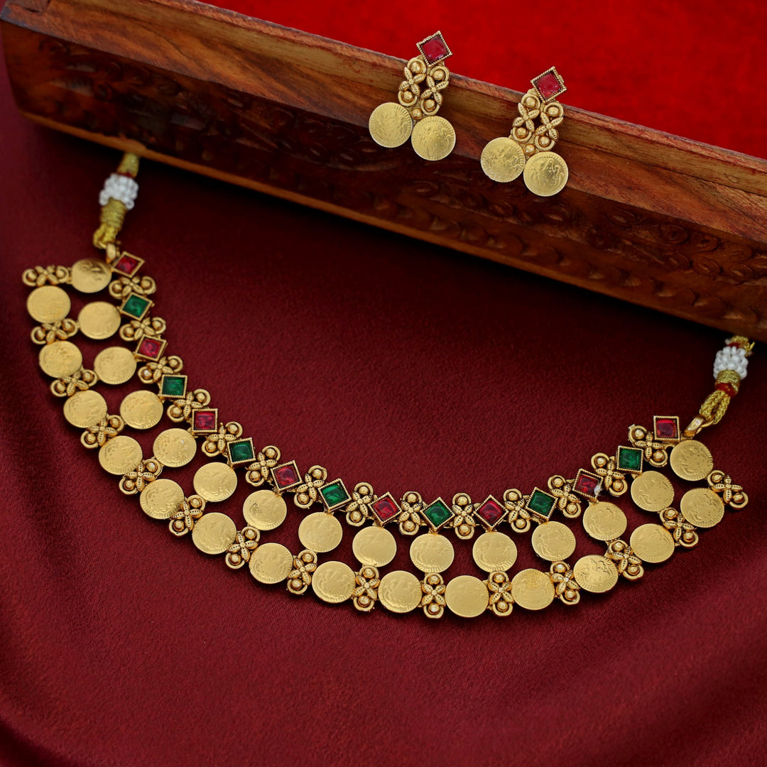 Ridhisha 2 Layer Kashi Short Neckpiece With Earring