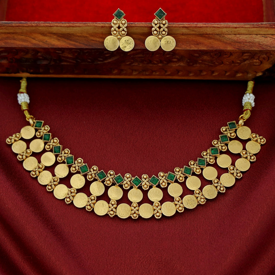 Ridhisha 2 Layer Kashi Short Neckpiece With Earring