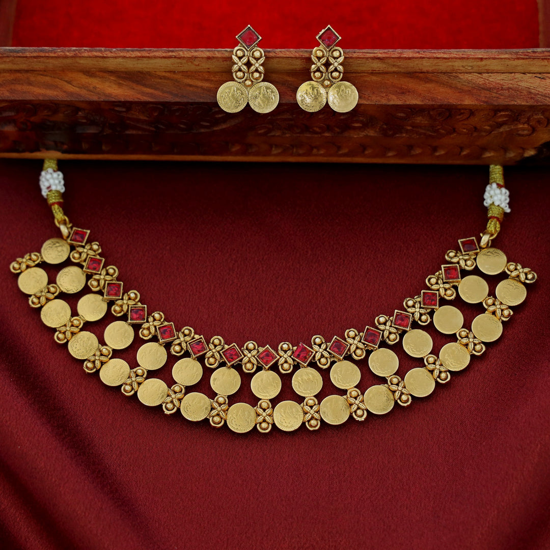 Ridhisha 2 Layer Kashi Short Neckpiece With Earring
