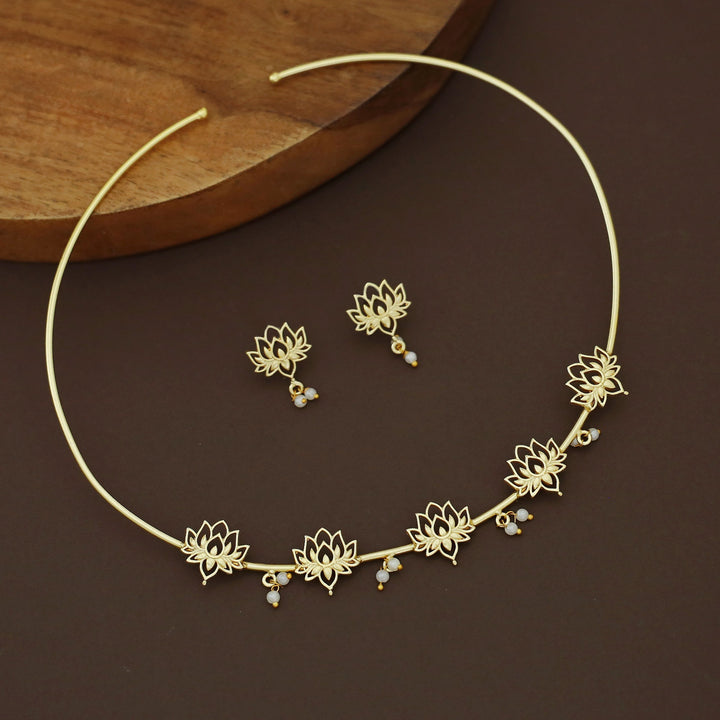 Golden 5 Lotus Neck-Cuff With Earring
