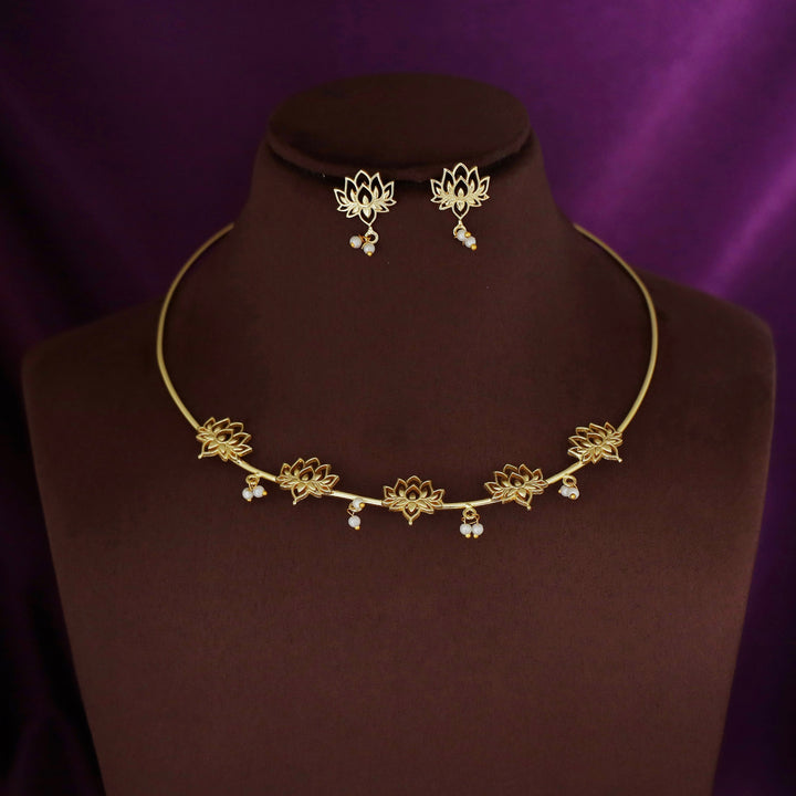 Golden 5 Lotus Neck-Cuff With Earring