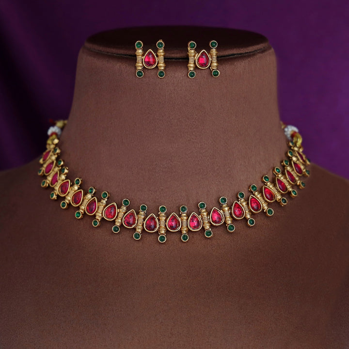 Laha Kemp Short Neckpiece With Earring