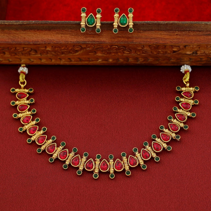 Laha Kemp Short Neckpiece With Earring
