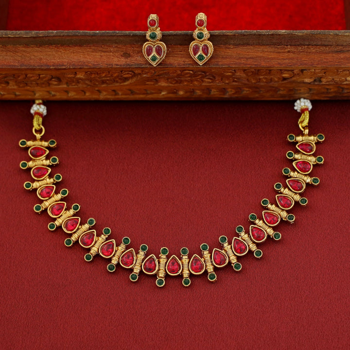 Laha Kemp Short Neckpiece With Earring