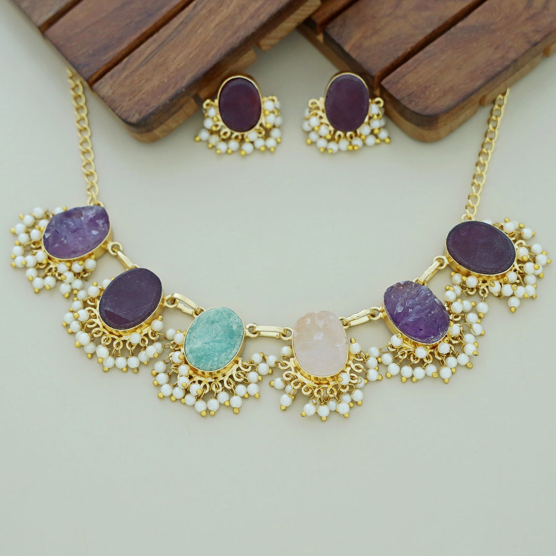 Alessandra Raw Stone Oval Pearl Short Neckpiece With Earring