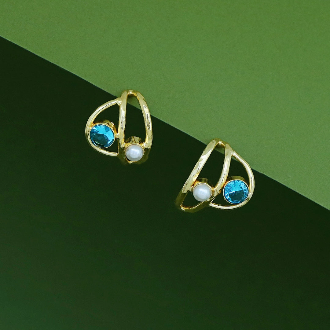 Sanaya Curvy Hammered Pearl Glossy Earring