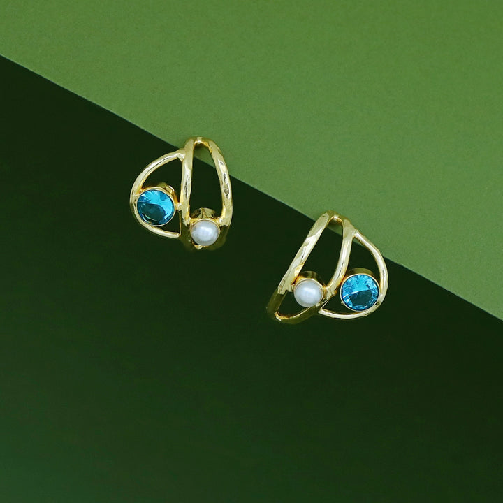 Sanaya Curvy Hammered Pearl Glossy Earring
