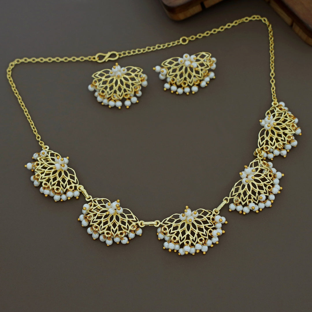 Dhana Lotus Pearl Neckpiece With Earring