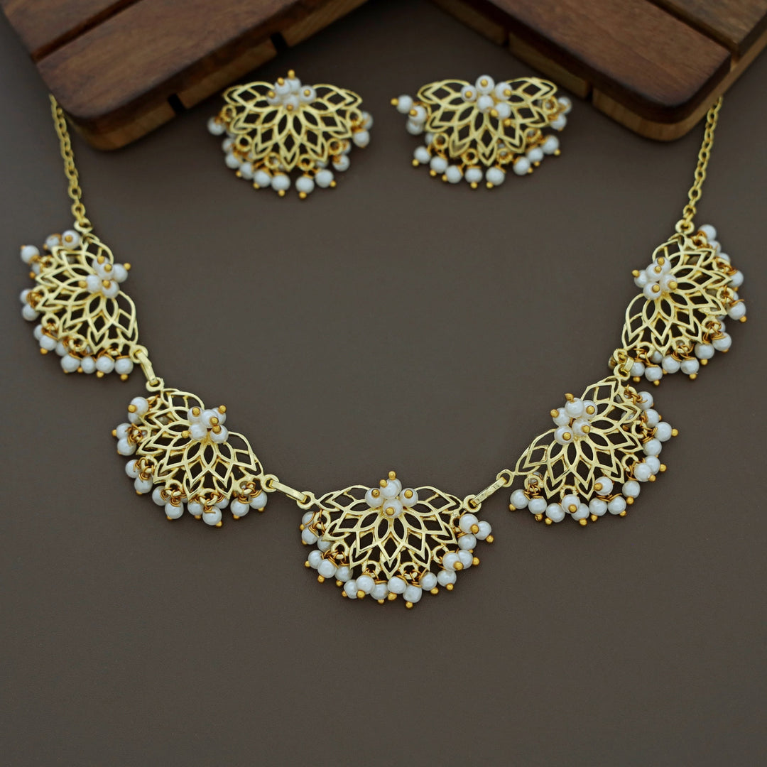 Dhana Lotus Pearl Neckpiece With Earring
