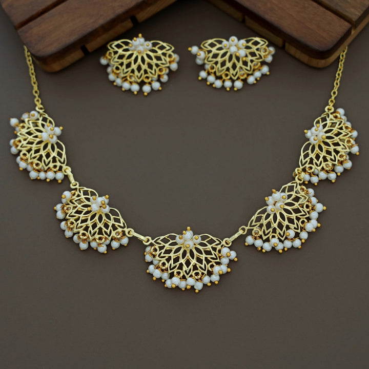 Dhana Lotus Pearl Neckpiece With Earring