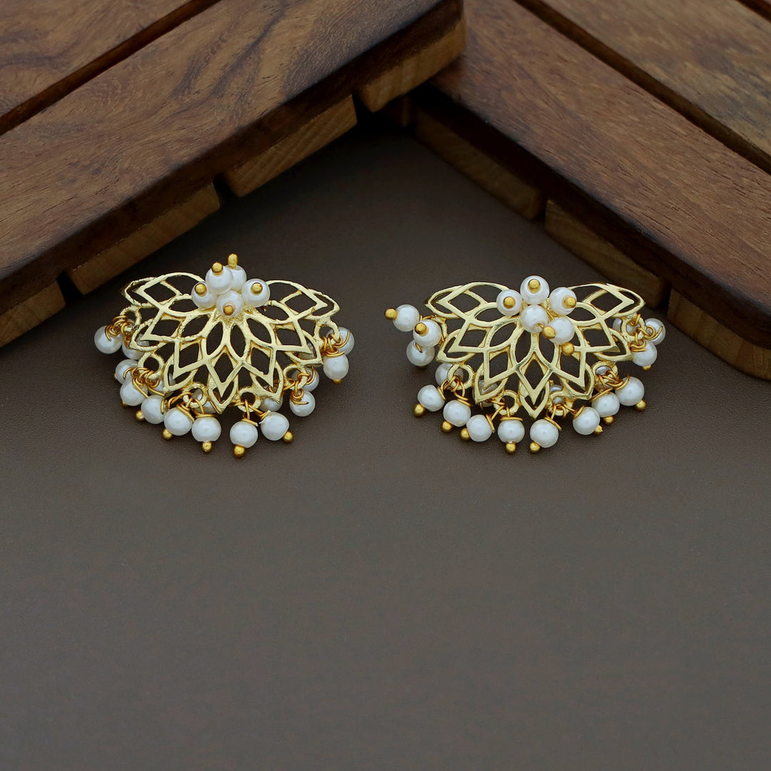 Dhana Lotus Pearl Neckpiece With Earring