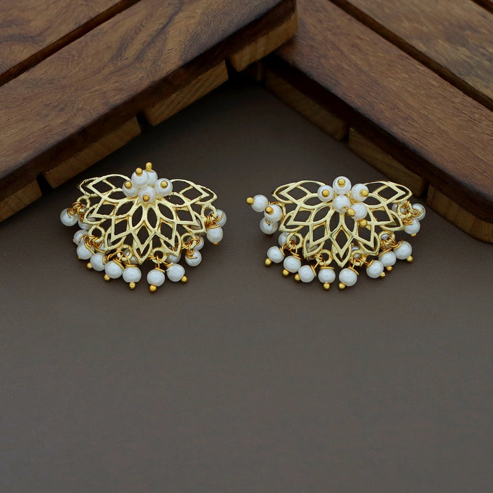 Dhana Lotus Pearl Neckpiece With Earring