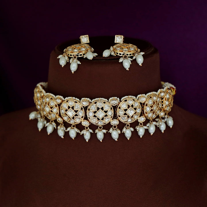 Premium Anagha Kundan Pearl Choker With Earring