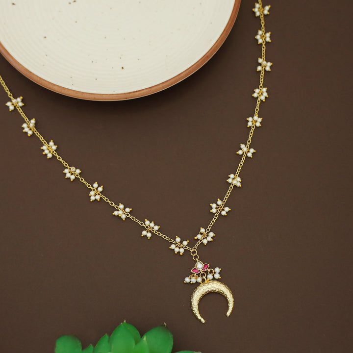 Jihara Cluster Pearl Textured Half Moon Neckpiece