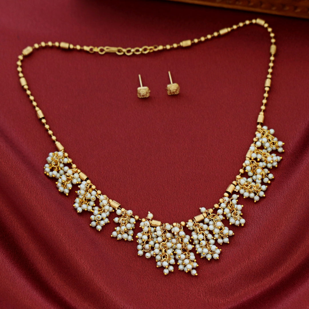 Astra Pearl Bunch Neckpiece With Stud