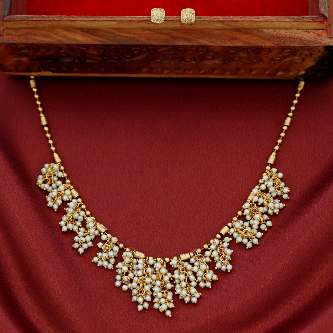 Astra Pearl Bunch Neckpiece With Stud