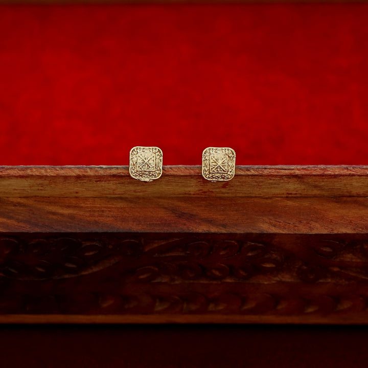 Astra Pearl Bunch Neckpiece With Stud