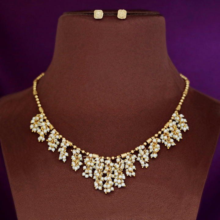 Astra Pearl Bunch Neckpiece With Stud