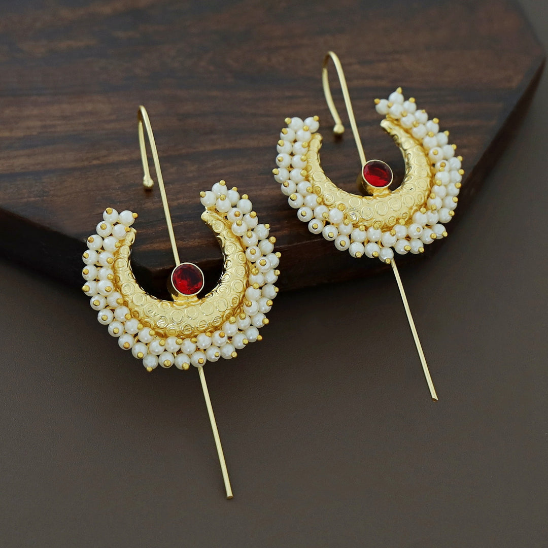 Jinsa Half Moon Cluster Pearl Glossy Ear-Cuff