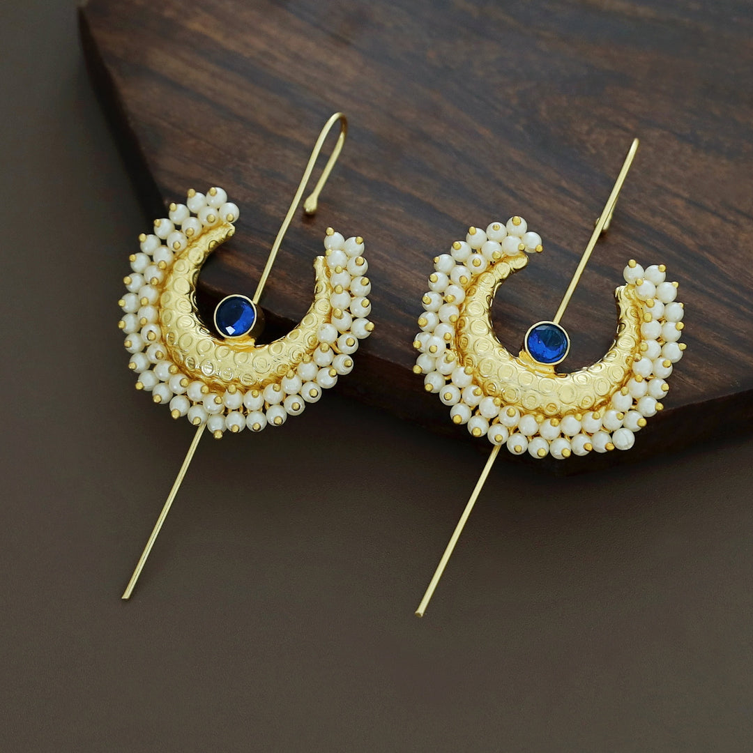 Jinsa Half Moon Cluster Pearl Glossy Ear-Cuff