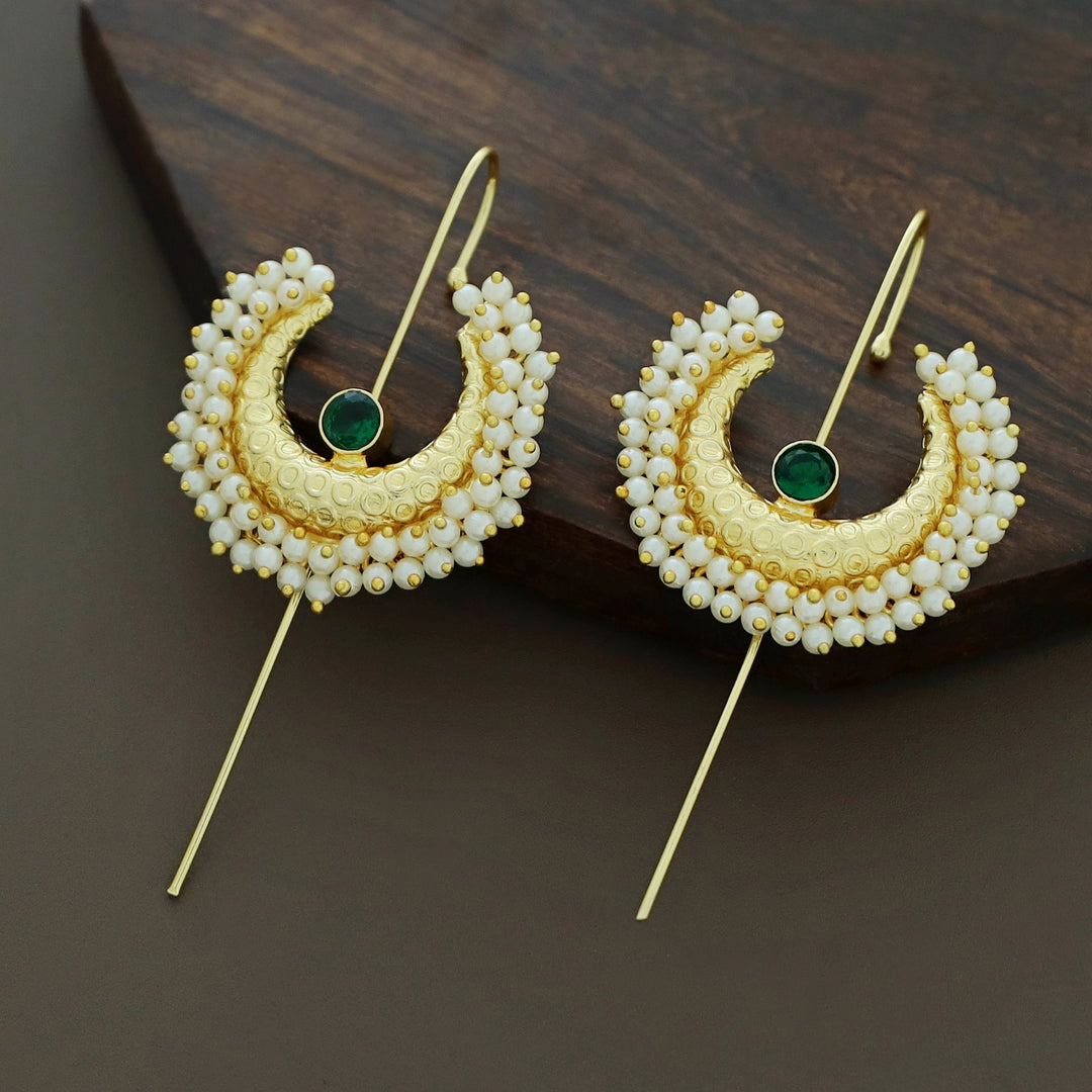 Jinsa Half Moon Cluster Pearl Glossy Ear-Cuff