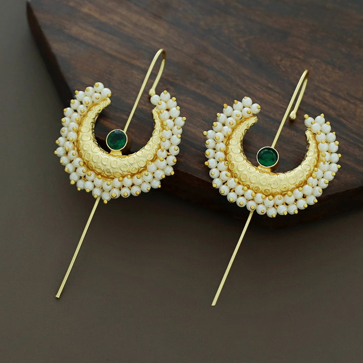 Jinsa Half Moon Cluster Pearl Glossy Ear-Cuff