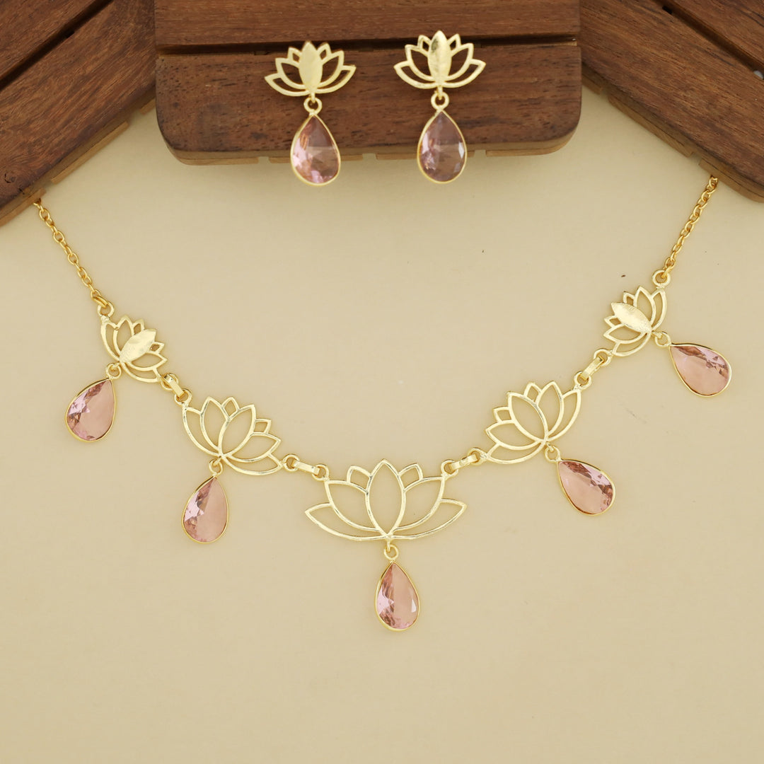 Golden Lotus Drop Glossy Stone Short Neckpiece With Earring