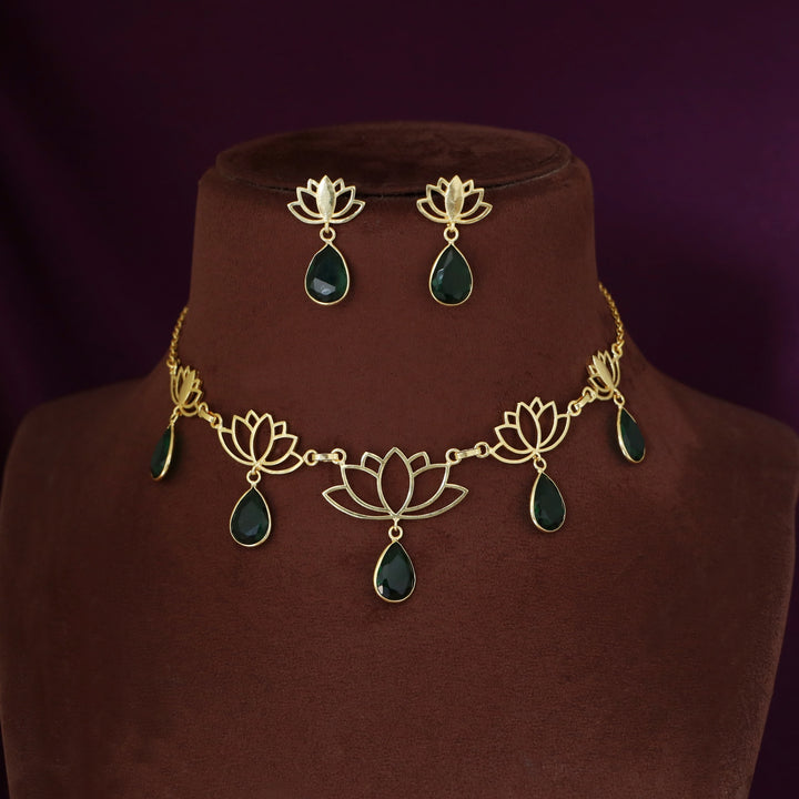 Golden Lotus Drop Glossy Stone Short Neckpiece With Earring