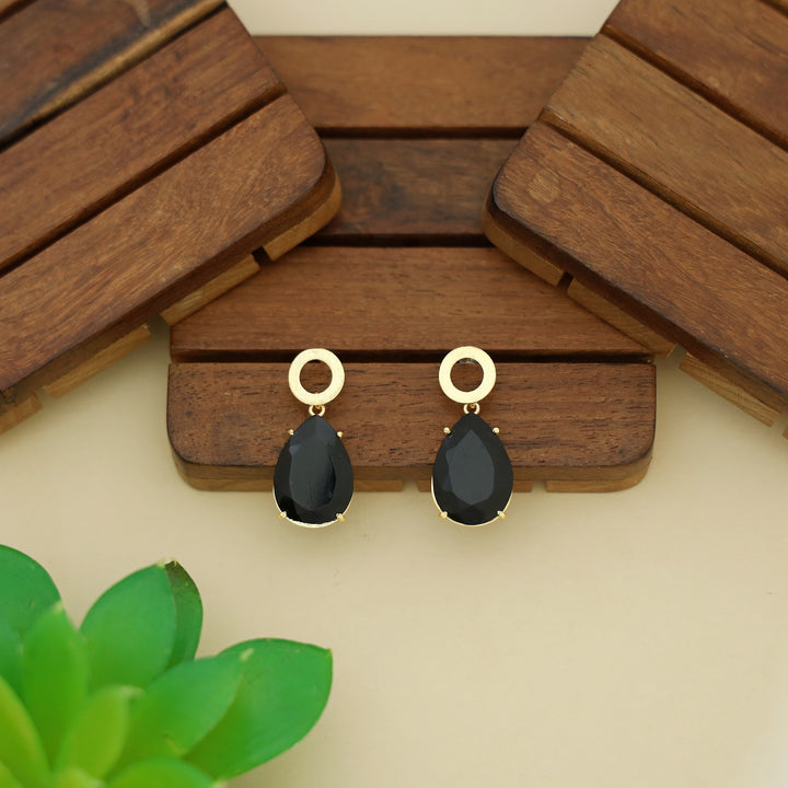 Yelisha Golden Circle Rain Drop Earring