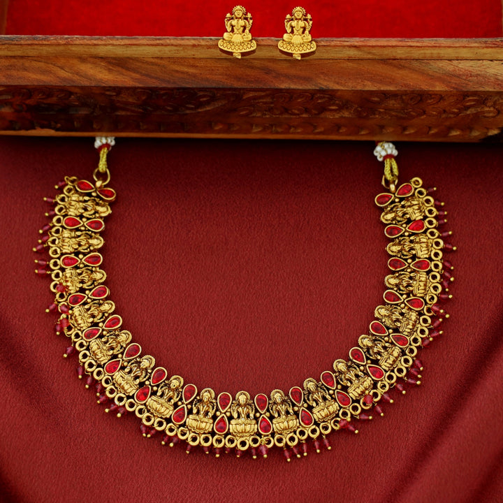 Dhwani Devi Beaded Short Neckpiece With Stud