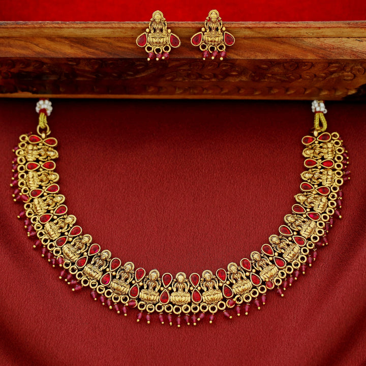 Dhwani Devi Beaded Short Neckpiece With Stud