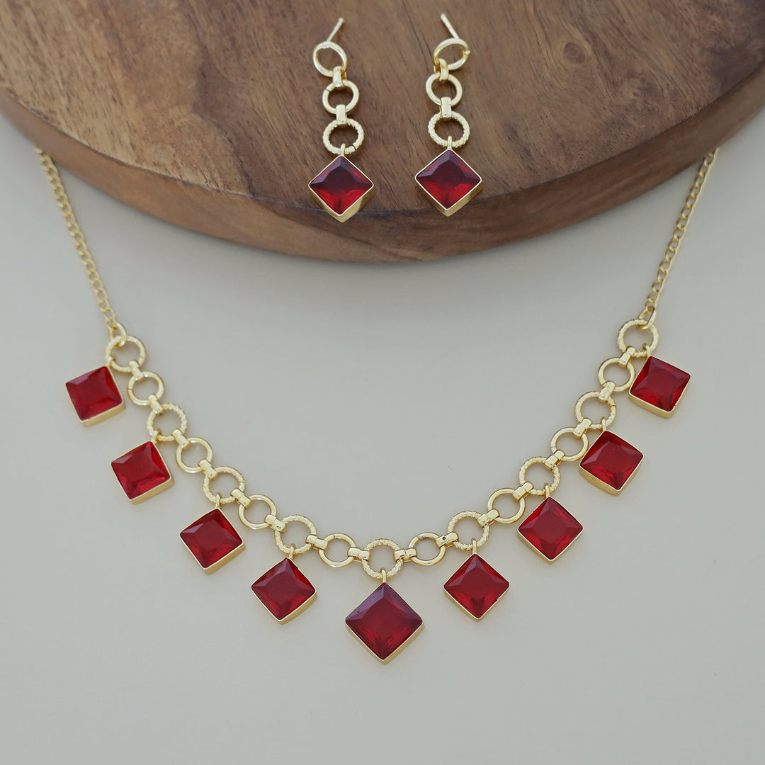 Alasca Golden Circle And Diamond Glossy Neckpiece With Earring