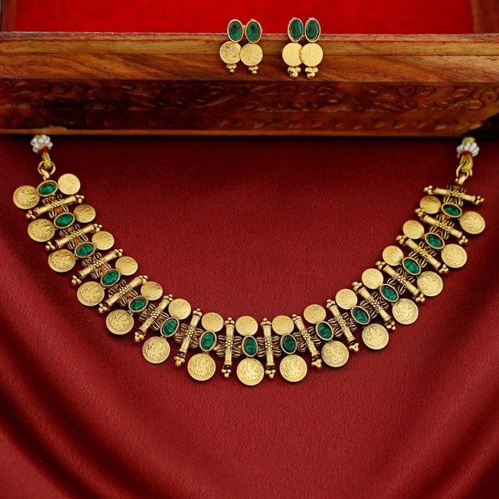 Pranita Dual Kashi Oval Stick Short Neckpiece/Choker With Earring