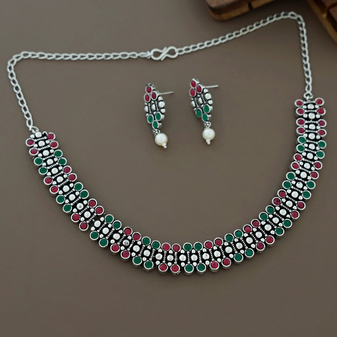 Lucy Antique Short Neckpiece With Earring