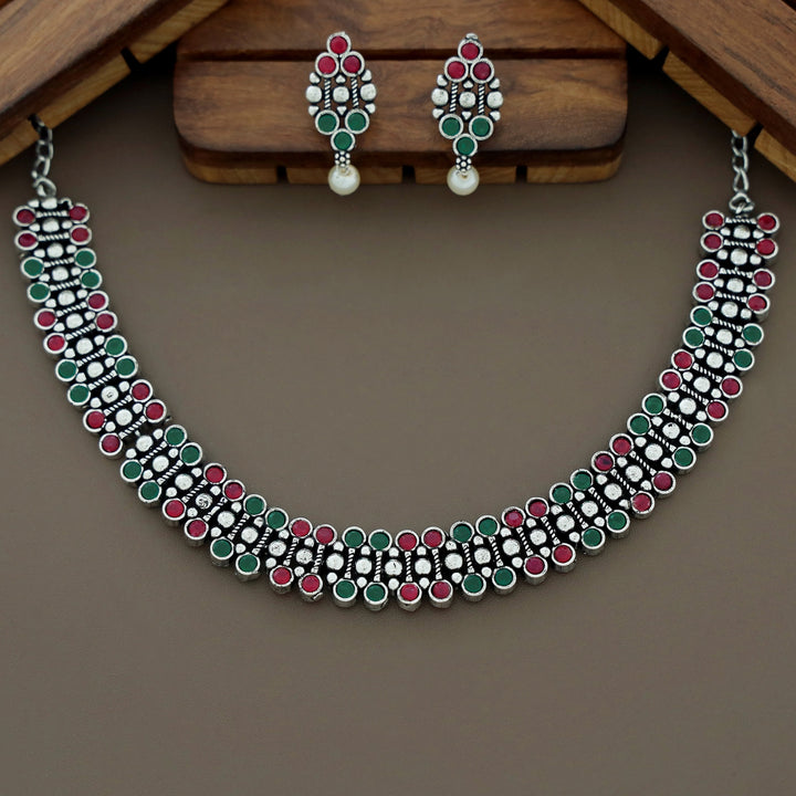 Lucy Antique Short Neckpiece With Earring