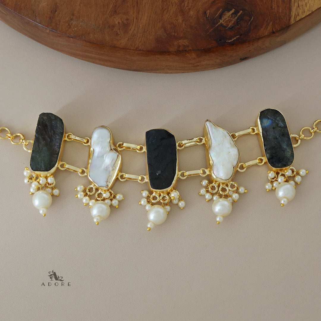 Bethany Raw Stone With Baroque Choker