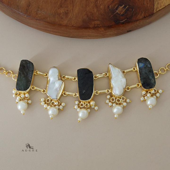 Bethany Raw Stone With Baroque Choker