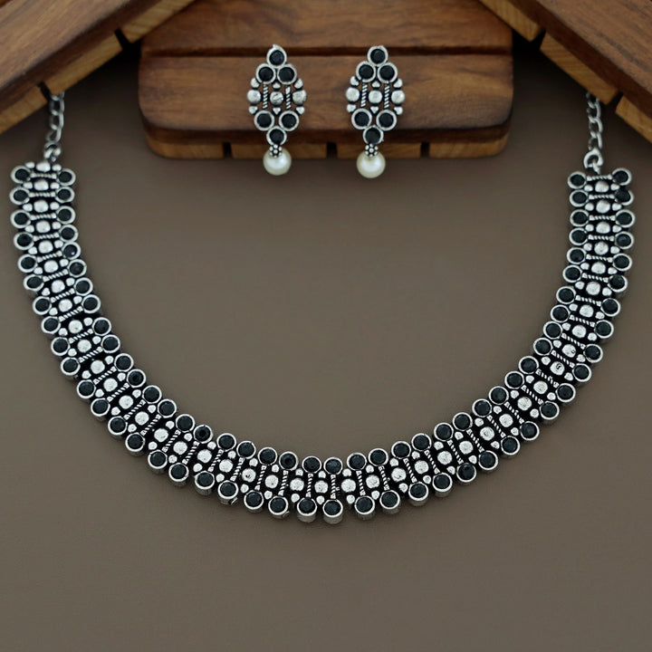 Lucy Antique Short Neckpiece With Earring