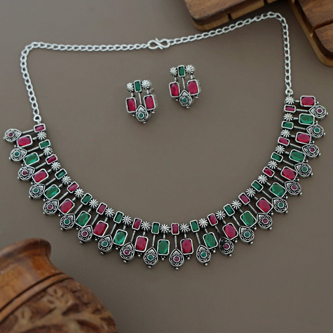Athvika Neckpiece With Earring