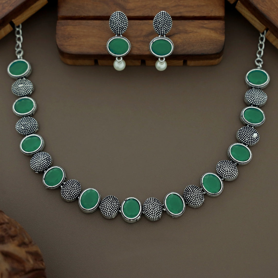 Jolene Oval Antique Short Neckpiece With Earring