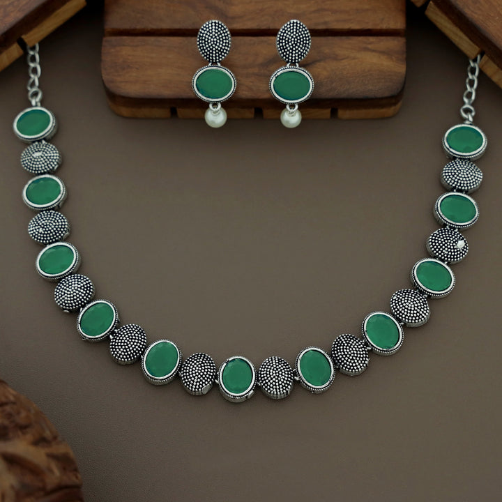 Jolene Oval Antique Short Neckpiece With Earring