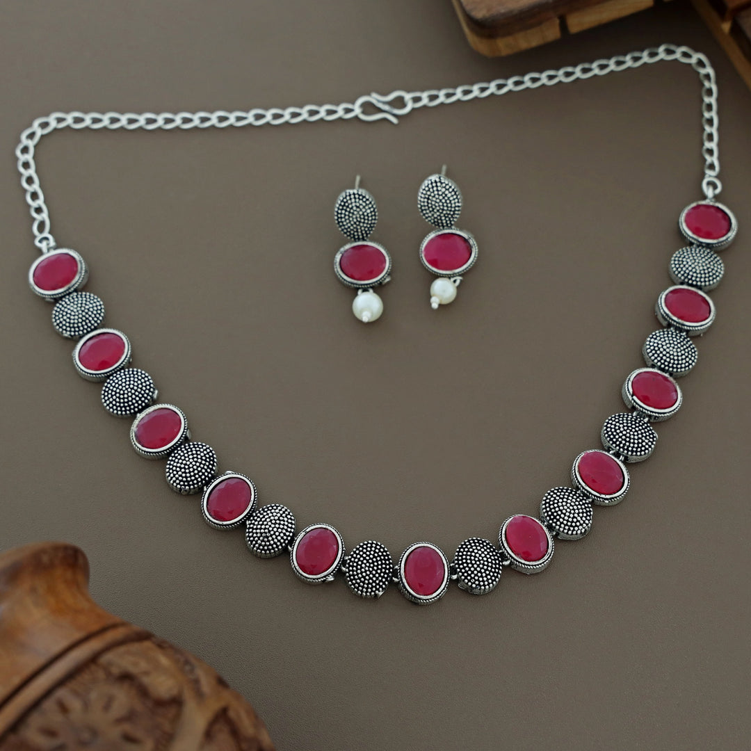 Jolene Oval Antique Short Neckpiece With Earring